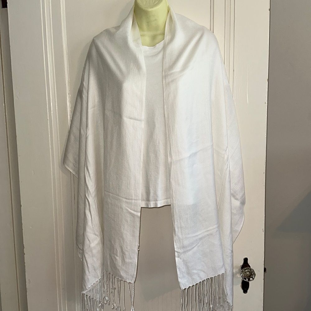 White shawl/wrap with fringe hem